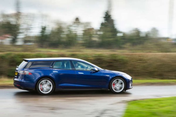 Qwest Tesla Model S Shooting Brake е вдъхновен (както много други) от необходимостта от пространство за куче. Това връща към първоначалните корени на тип кола за лов, риболов и стрелба. Е Qwest е много модерен наследник и  първият изцяло електрически вариант на темата.

Произведен от британската фирма за каросерии Qwest, той използва въглеродни влакна за удължения покрив и люк, така че да тежи само 12 кг повече от стандартния модел S.